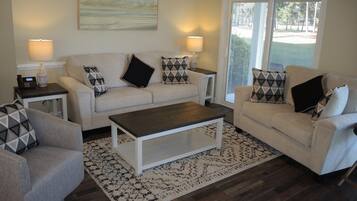 Condo, 1 Bedroom | Living area