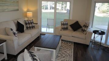 Villa, 2 Bedrooms | Living area