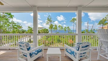 House, Ocean View | Balcony view