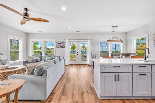 Beach House - Cottage at Indian Summer