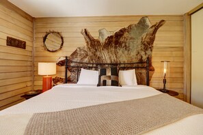 Condo, 4 Bedrooms | 4 bedrooms, desk, laptop workspace, iron/ironing board - An206 Anaconda 4 Bedroom Condo (Copper Mountain)