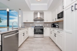 Appart'hôtel, 4 chambres | Cuisine privée | Réfrigérateur, four, cafetière/bouilloire