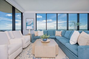 Living area - Phoenix Gulf Shores Ii 2201 4 Bedroom Condo (Gulf Shores)