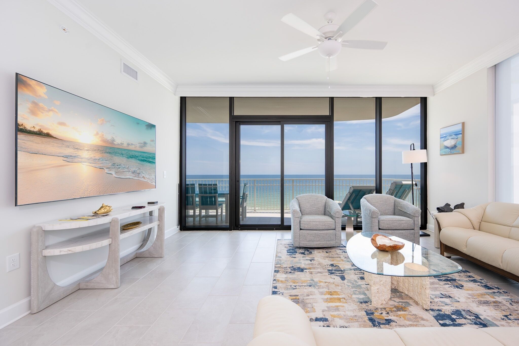 Condo, 4 habitaciones | Área de sala de estar