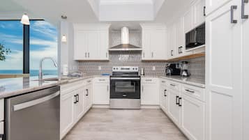 Leilighet, 4 soverom | Eget kjøkken | Kjøleskap, ovn og kaffetrakter/tekoker