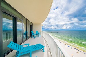 Condo, 3 Bedrooms | Property grounds