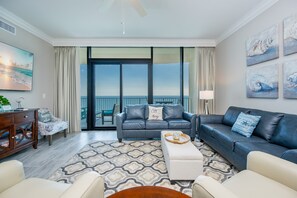 Living area - Phoenix Gulf Shores Ii 2404 3 Bedroom Condo (Gulf Shores)