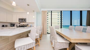 Condo, 4 Bedrooms | Dining