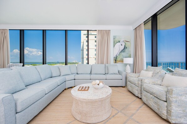 Condo, 4 Bedrooms | Living area