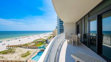 Condo, 4 Bedrooms | Property grounds