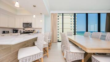 Condo, 4 Bedrooms | Dining