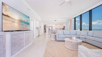 Condo, 4 Bedrooms | Living area