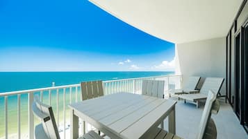 Condo, 3 habitaciones | Restaurante al aire libre