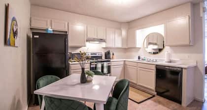 Frankford Townhomes "C" - Central/Garage/Sleeps 4