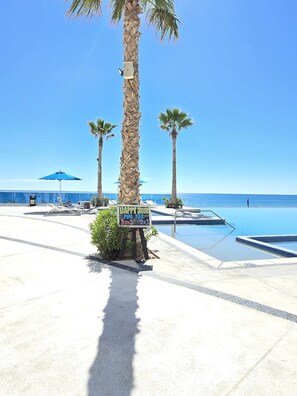 Apartment | 1 bedroom - Luxury Couples Retreat - Beachfront - Adult Only Rooftop Pool and Views for Miles (Puerto Peñasco)