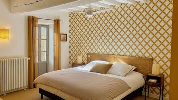 4 Schlafzimmer, Schreibtisch, Bügeleisen/Bügelbrett, Reisekinderbett