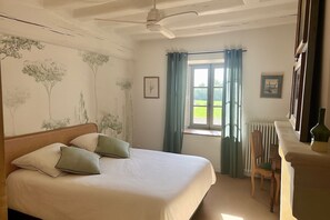 4 bedrooms, desk, iron/ironing board, travel cot - "Malitourne" Renovated family country house (Thorigné-d'Anjou)
