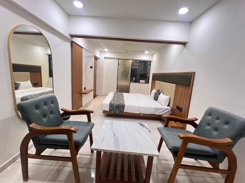 Hotel Royal Manor-Rajkot