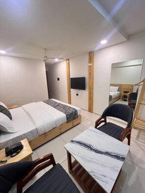 Chambre Double Supérieure, vue ville