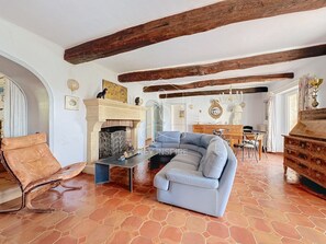 Living area - Le Mas Valou, villa with private pool in Tourrettes (Tourrettes)