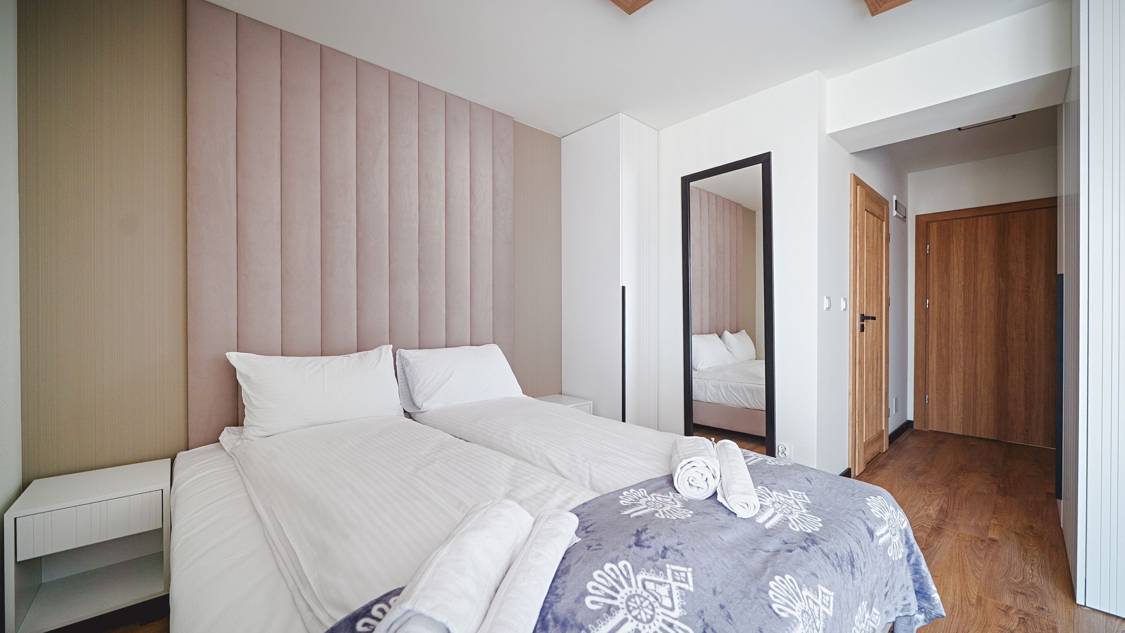 Apartment (P12) | Khu phòng khách | TV màn hình phẳng 