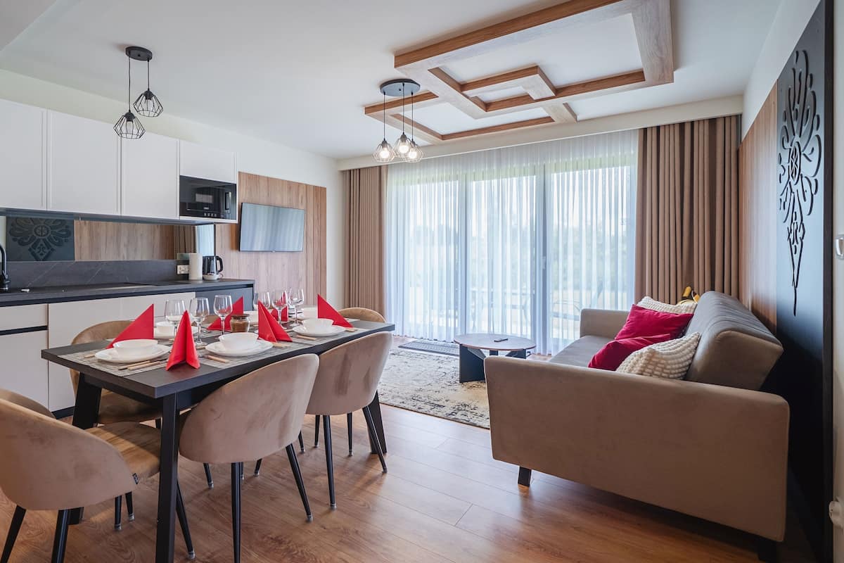 Appartement (P5) | Aire de séjour | Téléviseur à écran plat