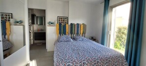 3 bedrooms, iron/ironing board, WiFi