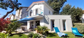 Property grounds - VILLA located in the most sought-after area of Royan - 1mn from the marché du parc (Royan)