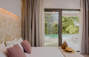 10 bedrooms, in-room safe, iron/ironing board, free WiFi