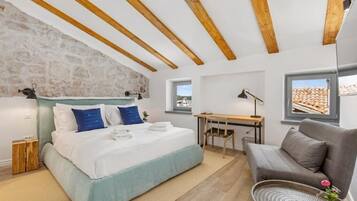 Deluxe Double Room, Sea View | Laptop workspace, free WiFi