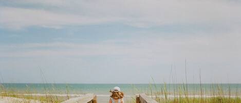 Camastros y toallas de playa