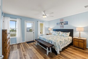 4 bedrooms, iron/ironing board, WiFi, bed sheets - A Sight To Sea- Gulf View, Community Pool (Cape San Blas)
