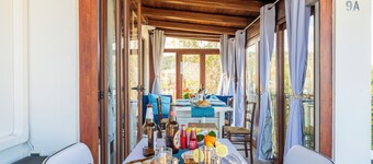 Loredana Holiday Home. Cozy apartment a 5-minute walk from the sea.