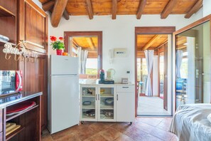 1 chambre, fer et planche à repasser, Wi-Fi, draps fournis