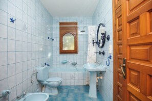 Bidet, tovalloles i sabó