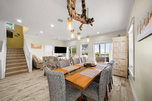 House, Ocean View | In-room dining