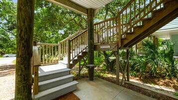 House, Ocean View | Terrace/patio