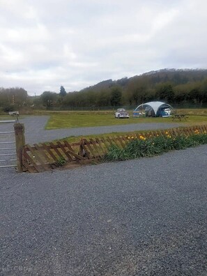 Cabin | Property grounds - Green Dragon and Kitchen Pod - Sleeps 2 & Parking (Welshpool)