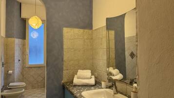 Apartment | Badezimmer