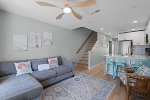 Smart TV - Pet Friendly Updated Townhome sleeps 10! (Navarre)