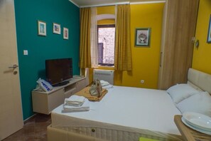 1 bedroom, WiFi, bed sheets