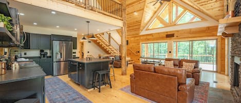 Smart TV, fireplace