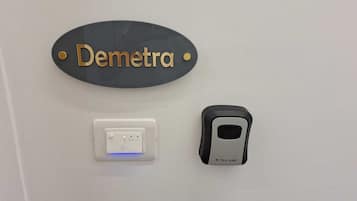 Coffres-forts dans les chambres, bureau