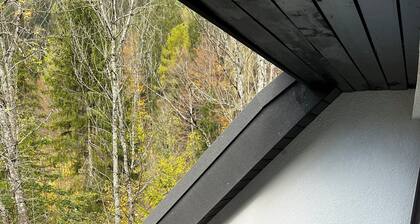 Cosy Golden Hour apartment. Pet-friendly! 10min walk to center of Kranjska Gora!