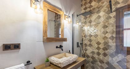 Mansion 35 minutes from Madrid | Movie theater | Pool | BBQ | Electric car charging station