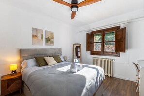 5 chambres, bureau, fer et planche à repasser, Wi-Fi