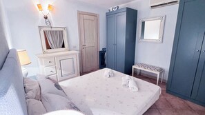 3 bedrooms, iron/ironing board, bed sheets