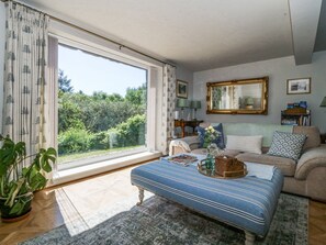 Living area - Holly Cottage (Conwy)