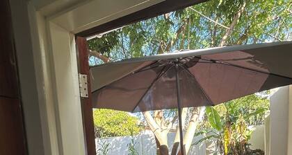 Charming Mango Cottage in Lusaka – Garden Views & Free WiFi