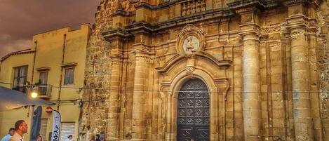 تناول الطعام بالخارج